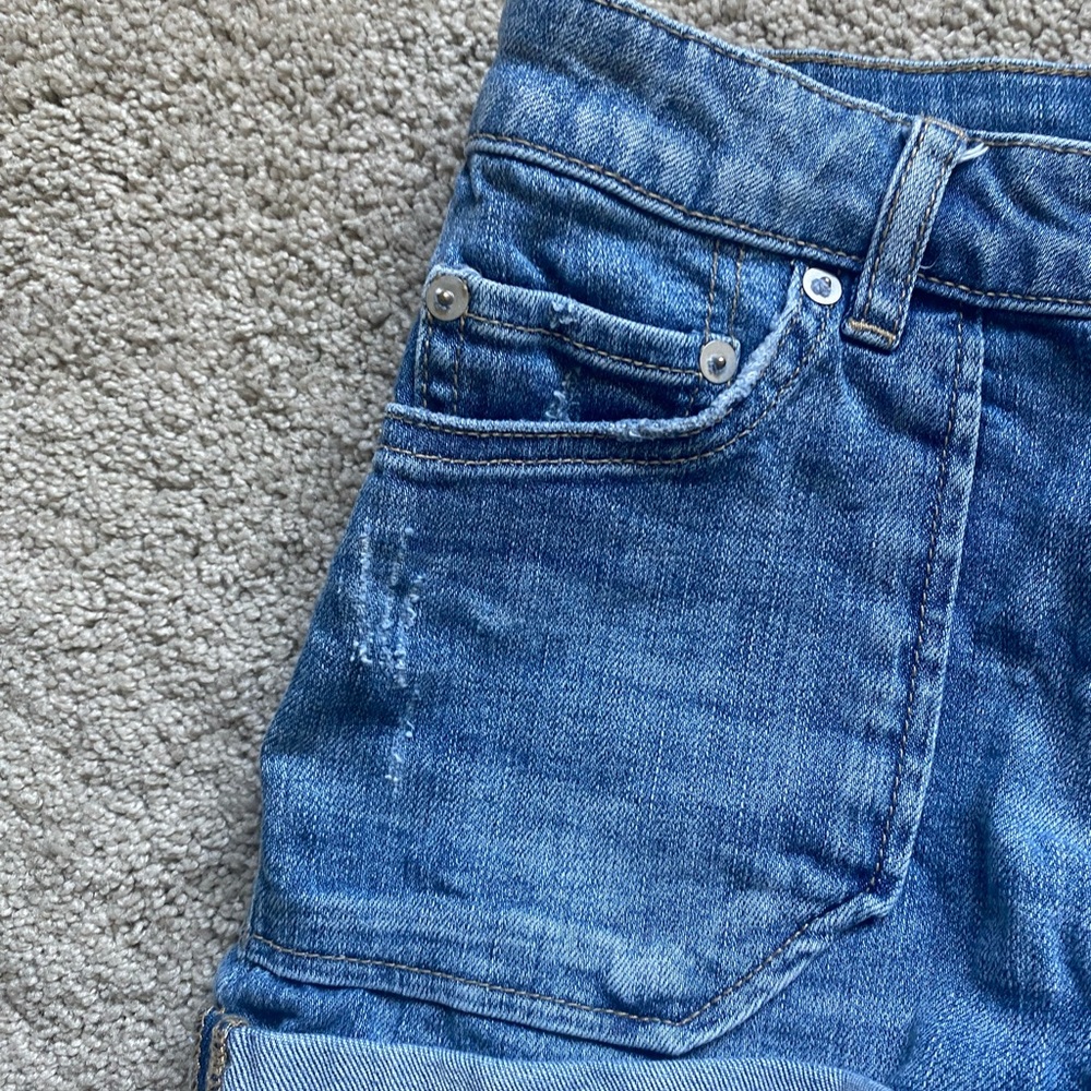 BDG size 25 Jean shorts - Picture 3 of 4